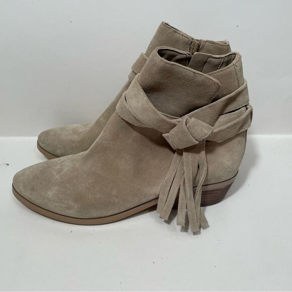 NWT Guess Beige Leather Heeled Booties - Picture 4 of 8